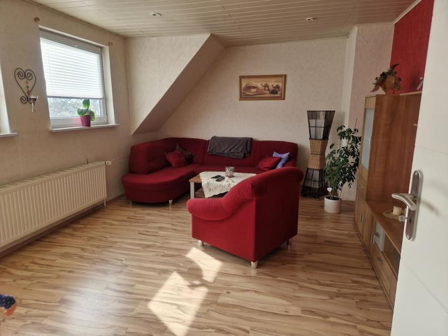 Gemuetliche 3-zimmer-wohnung, Zentral Gelegen Apartment *